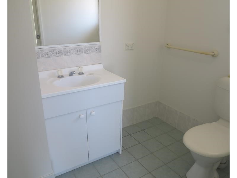 28 Geraldton St, Prestons NSW 2170
