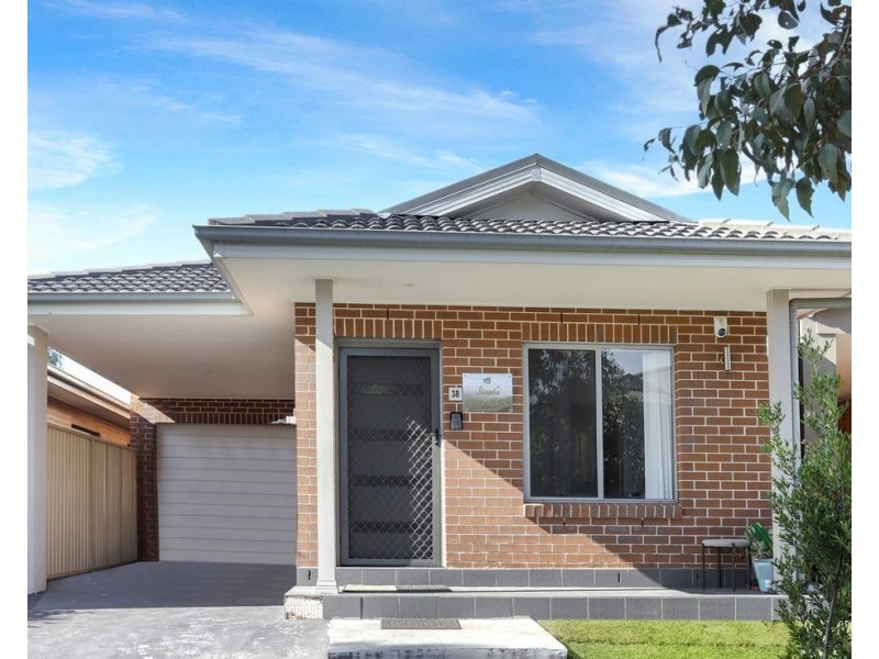 38 Waring Cres, Plumpton NSW 2761
