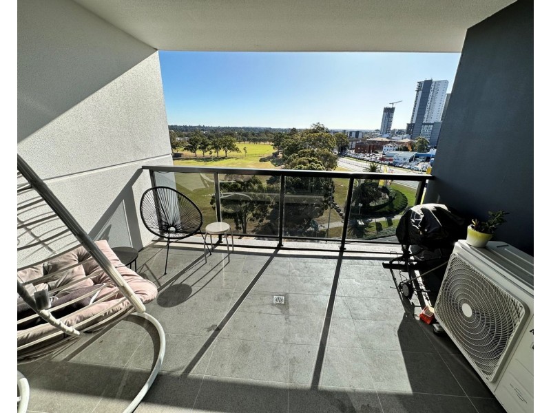 601/4 Hoxton Park Rd, Liverpool NSW 2170