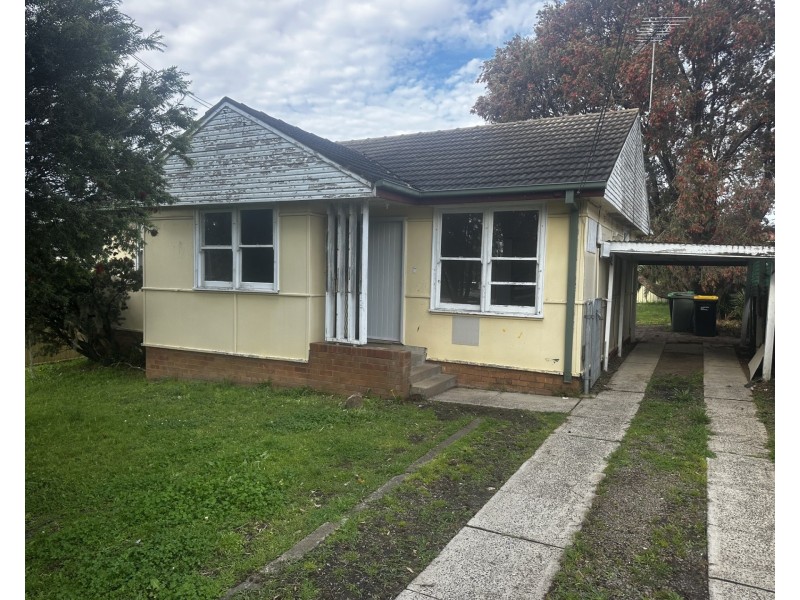 10 Lucille Cres, Casula NSW 2170