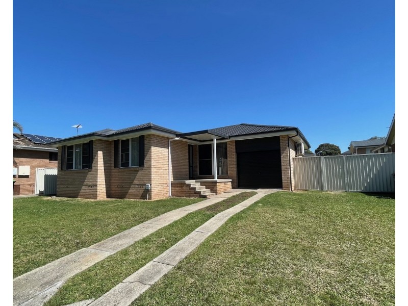 7 Triten Ave, Greenfield Park NSW 2176