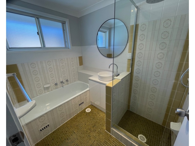 7 Triten Ave, Greenfield Park NSW 2176