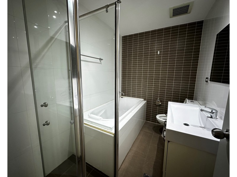 29/12-18 Bathurst St, Liverpool NSW 2170