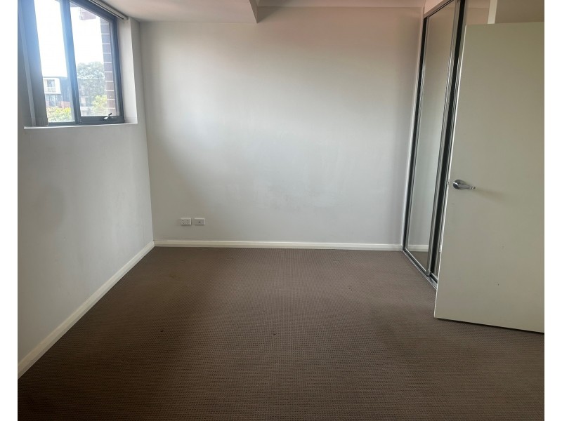 12/125 Memorial Ave, Liverpool NSW 2170