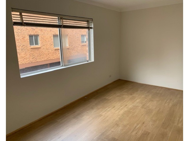 2/3 Lachlan St, Warwick Farm NSW 2170