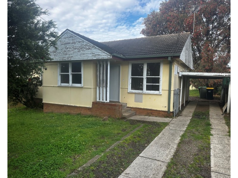 10 Lucille Cres, Casula NSW 2170