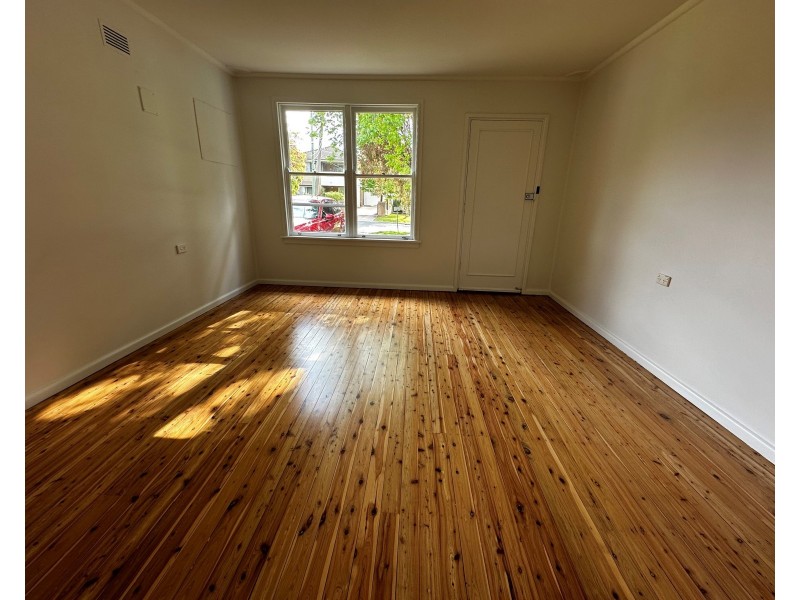 10 Lucille Cres, Casula NSW 2170