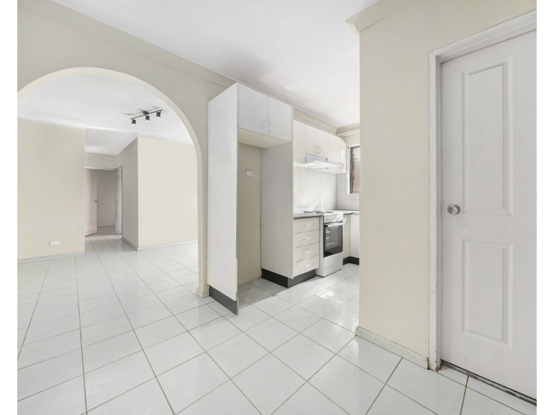 16/10-12 Forbes St, Warwick Farm NSW 2170