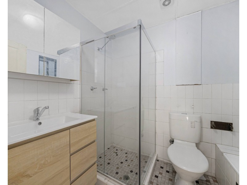 16/10-12 Forbes St, Warwick Farm NSW 2170
