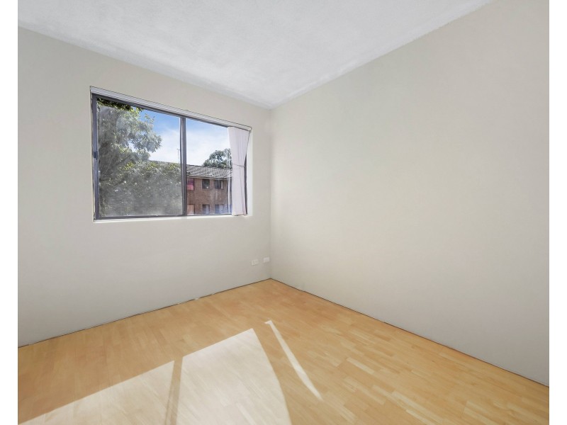 16/10-12 Forbes St, Warwick Farm NSW 2170