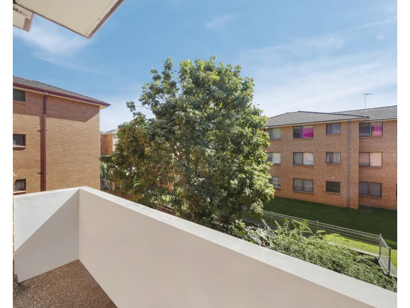 16/10-12 Forbes St, Warwick Farm NSW 2170