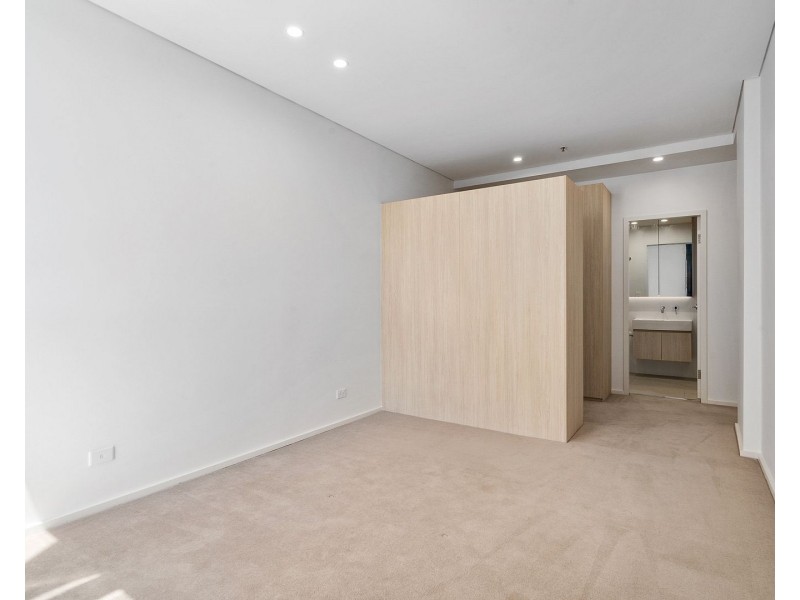 807/6a Atkinson St, Liverpool NSW 2170
