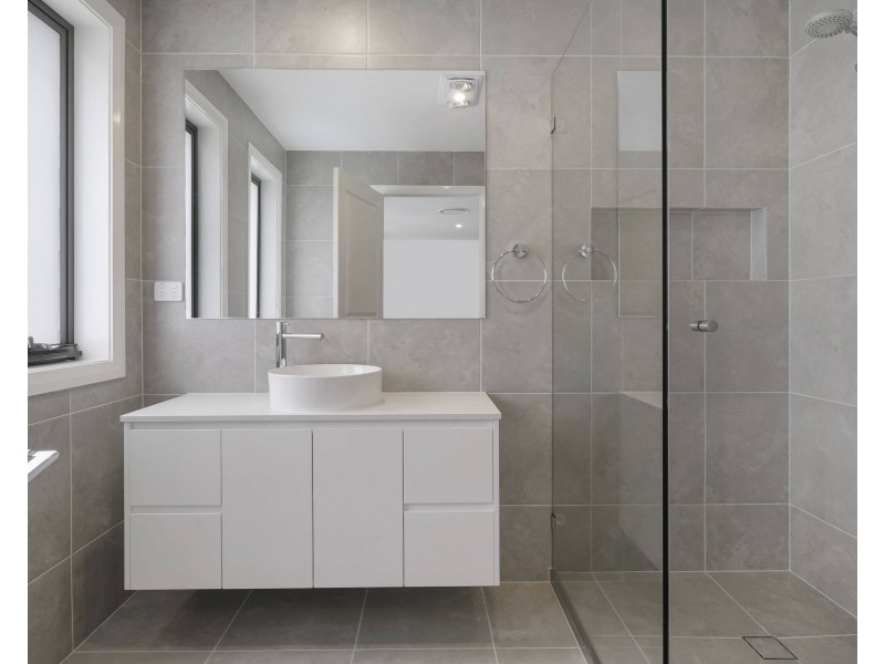 1 Citrus Cl, Casula NSW 2170