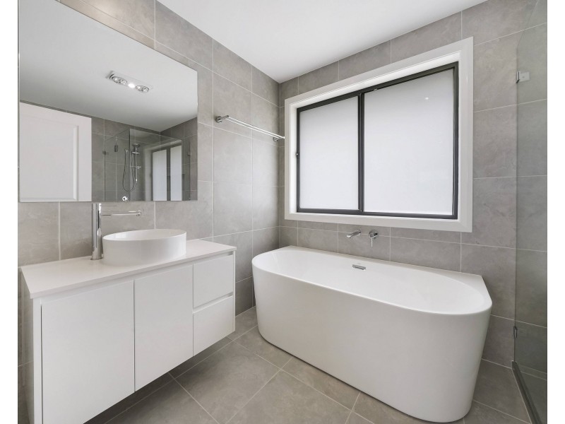 1 Citrus Cl, Casula NSW 2170