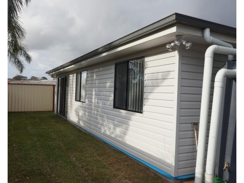 19a Salisbury Ave, Glenfield NSW 2167