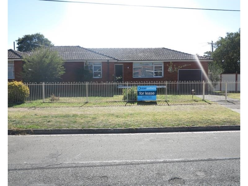 11 Calabro Ave, Lurnea NSW 2170