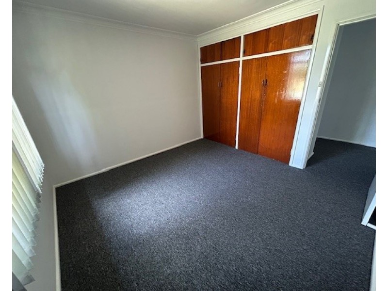 11 Calabro Ave, Lurnea NSW 2170