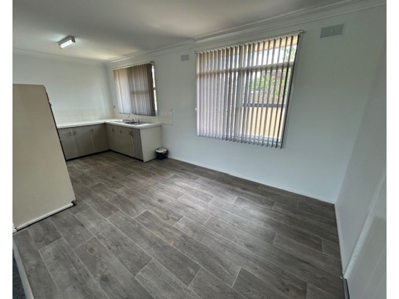 11 Calabro Ave, Lurnea NSW 2170