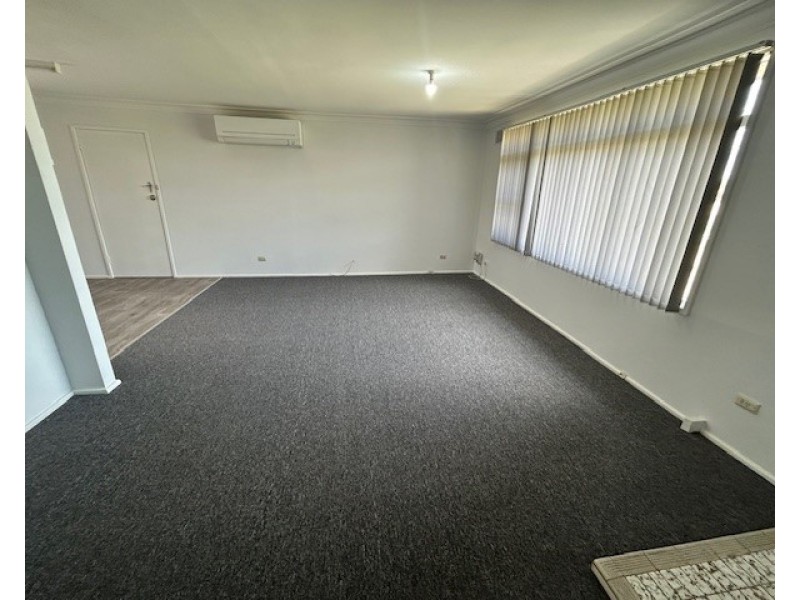 11 Calabro Ave, Lurnea NSW 2170