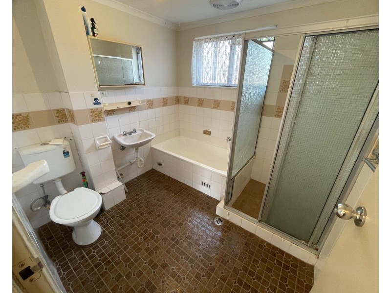 1/87 Memorial Ave, Liverpool NSW 2170