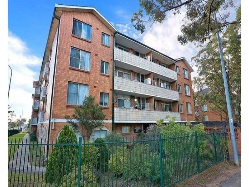 17/2 Beale St, Liverpool NSW 2170