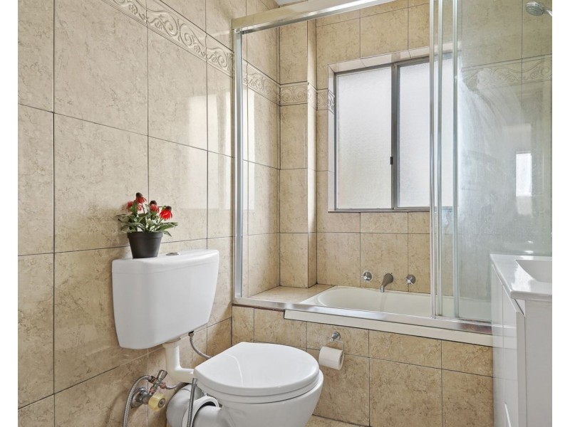 17/2 Beale St, Liverpool NSW 2170