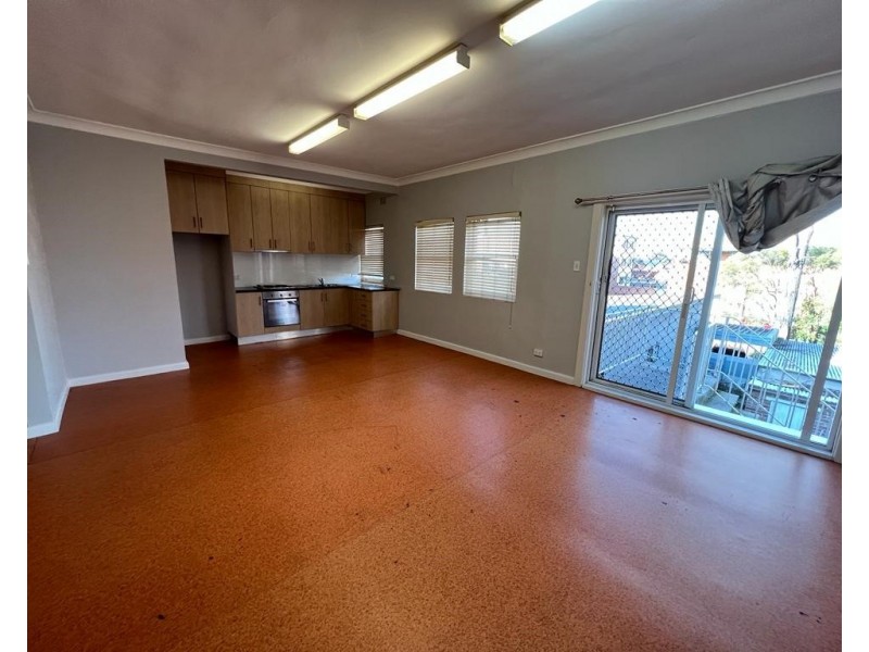 2/216 The Boulevarde, Fairfield Heights NSW 2165