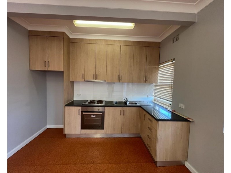2/216 The Boulevarde, Fairfield Heights NSW 2165