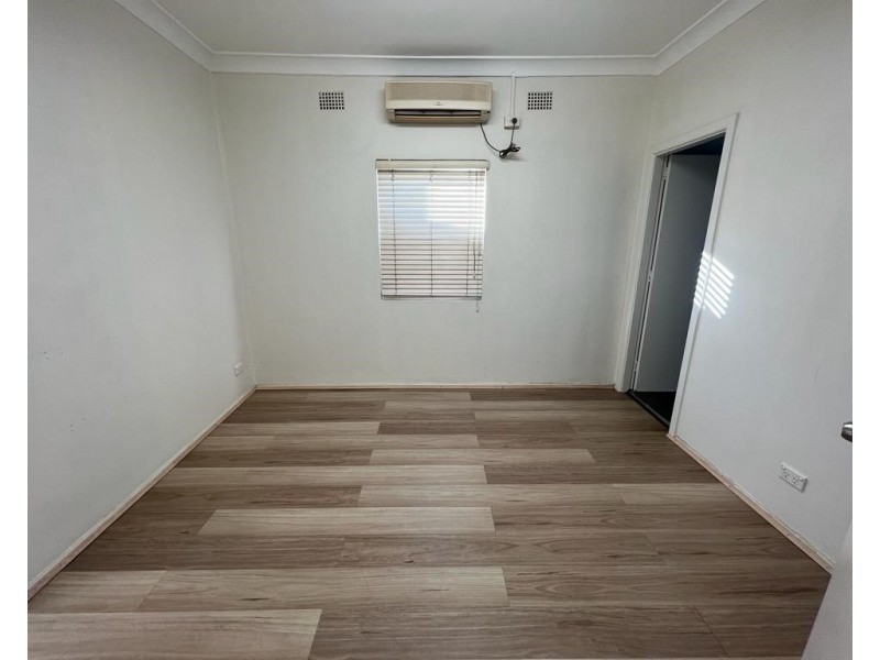 2/216 The Boulevarde, Fairfield Heights NSW 2165
