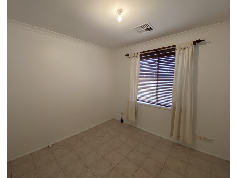 19 Mariala Ct, Holsworthy NSW 2173