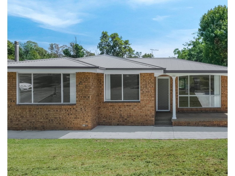 24 St Andrews Blvd, Casula NSW 2170