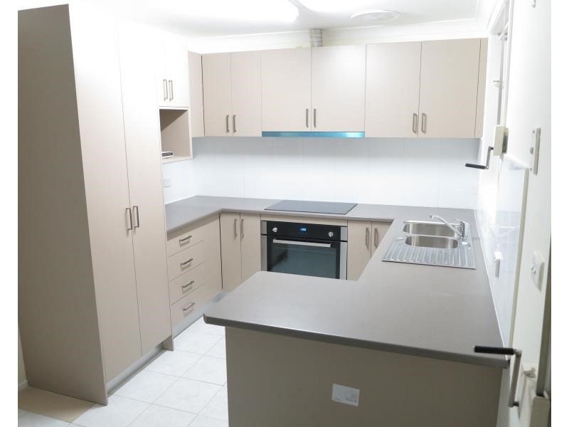 11 Torwood Pl, St Johns Park NSW 2176