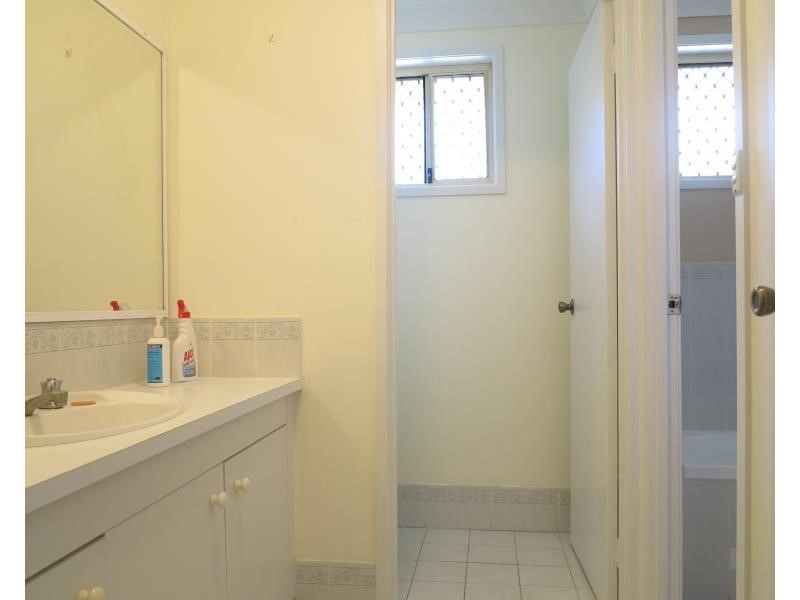 11 Torwood Pl, St Johns Park NSW 2176