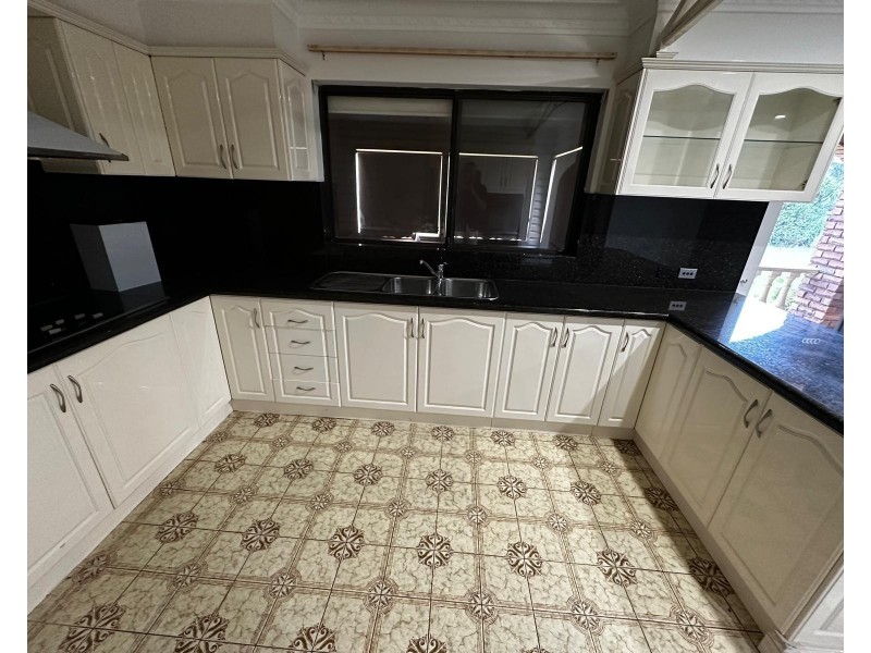 350 Bringelly Rd, Austral NSW 2179