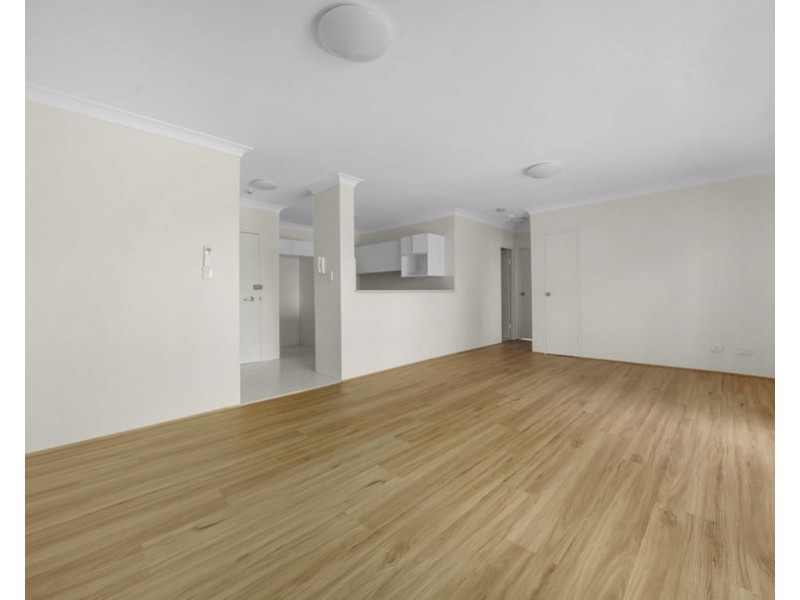 9/3 Riverpark Drive, Liverpool NSW 2170