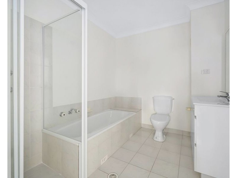 9/3 Riverpark Drive, Liverpool NSW 2170