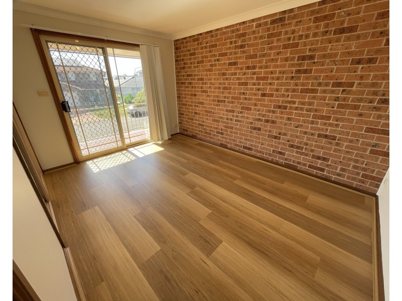 2/15 (Also Known As 15a) Eva Ave, Green Valley NSW 2168