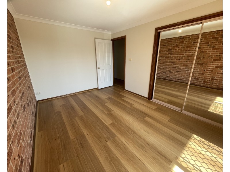 2/15 (Also Known As 15a) Eva Ave, Green Valley NSW 2168