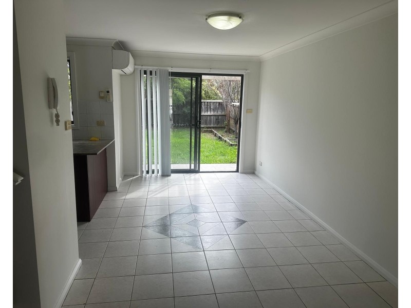 16/10 Yerona St, Prestons NSW 2170