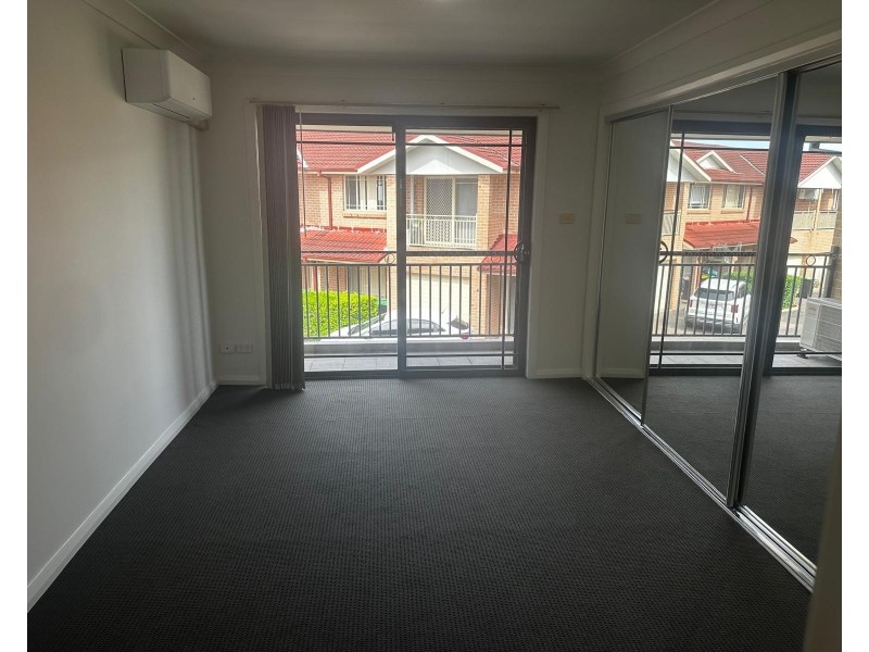 16/10 Yerona St, Prestons NSW 2170