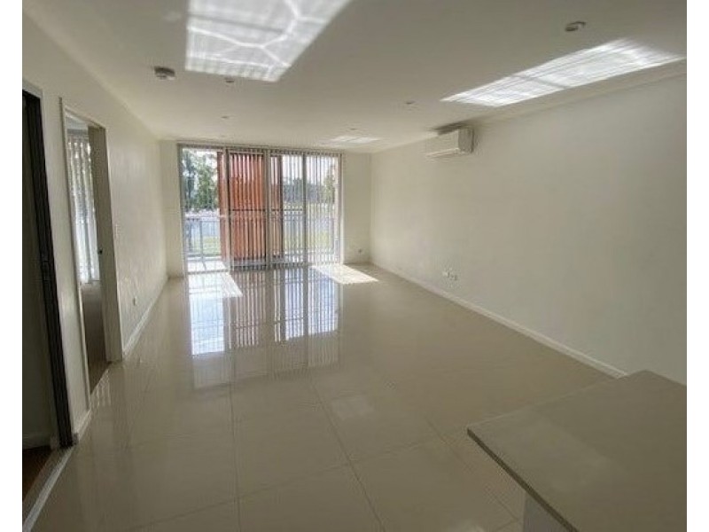 18/42 Hoxton Park Rd, Liverpool NSW 2170