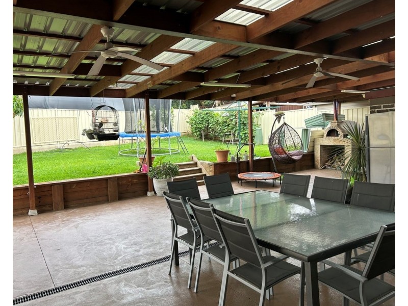 27 Duncansby Crescent, St Andrews NSW 2566