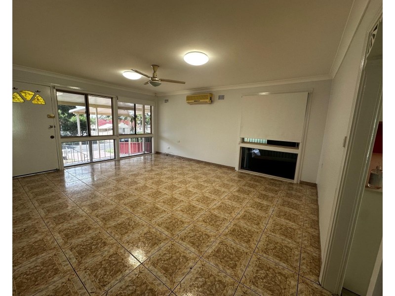 10A Karoola St, Busby NSW 2168