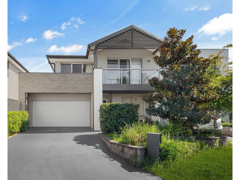 28 Hennessy Ave, Moorebank NSW 2170
