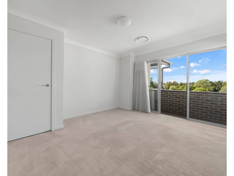 28 Hennessy Ave, Moorebank NSW 2170