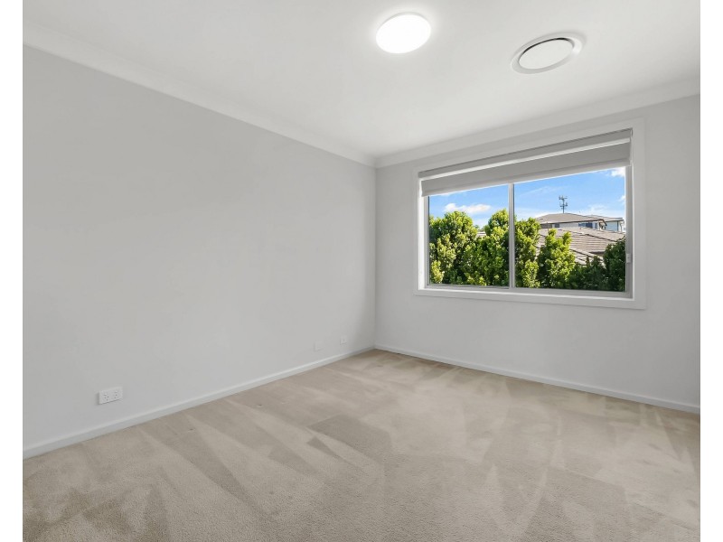 28 Hennessy Ave, Moorebank NSW 2170