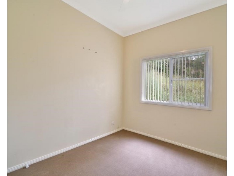 20 Webster St, Picton NSW 2571