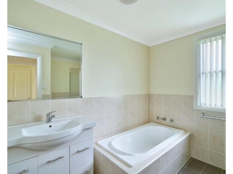 20 Webster St, Picton NSW 2571