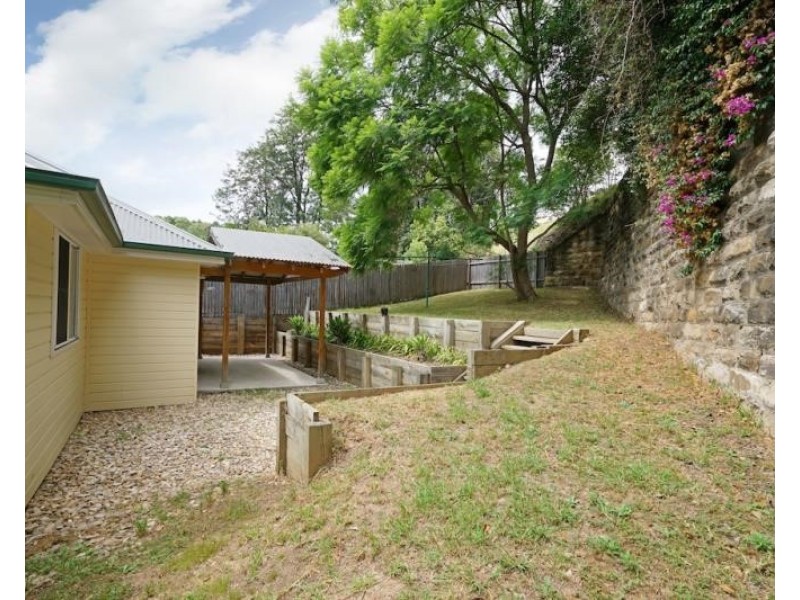 20 Webster St, Picton NSW 2571