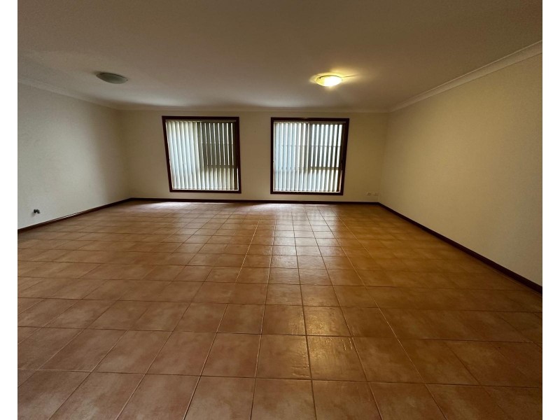 9 Coletta Pl, Prestons NSW 2170